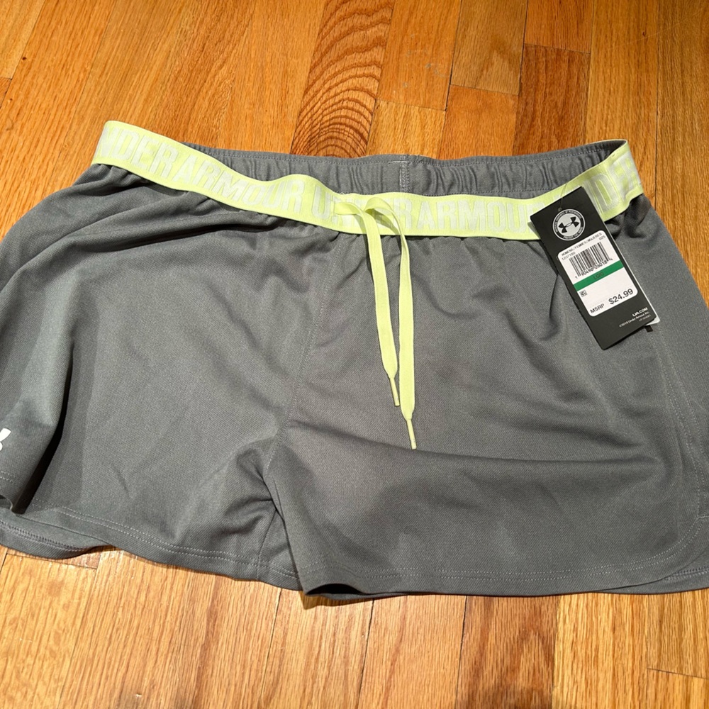 Under Armour Shorts Size Large New with tags